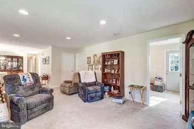 Entry Way - 1707 Northview Dr, Hampstead, MD 21074 photo 1 of 4