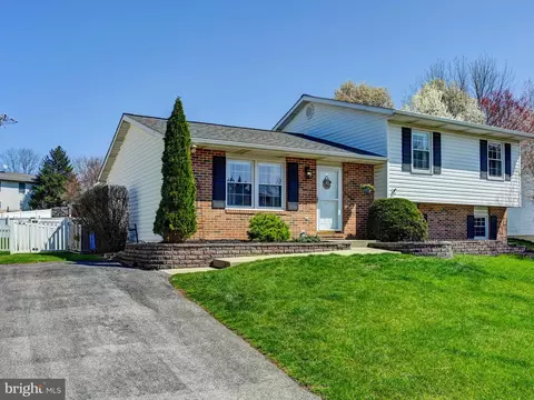 47 Falling Leaf Ct, Westminster, MD 21157 photo 4