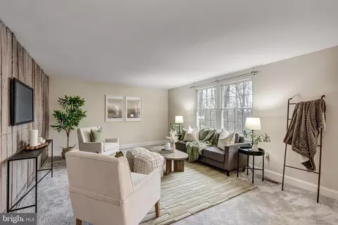 Living - 641 Hook Rd, Westminster, MD 21157 photo 3 of 7