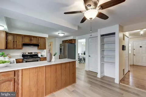 Entry Way - 641 Hook Rd, Westminster, MD 21157 photo 4 of 6