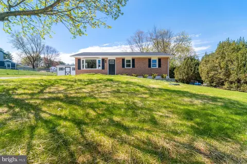 606 Gahle Ct, Westminster, MD 21157