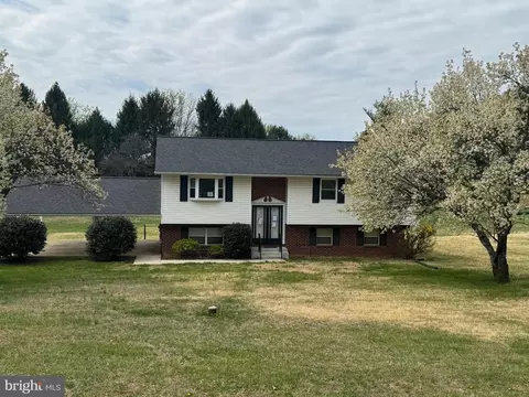 2502 Braddock Rd, Mount Airy, MD 21771