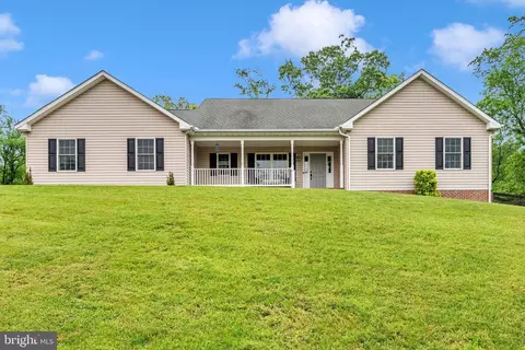 1137 Arnold Rd, Westminster, MD 21157 photo 2