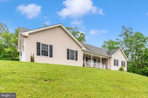1137 Arnold Rd, Westminster, MD 21157
