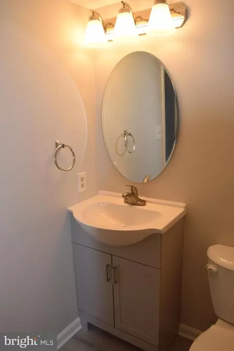 Bath - 791 Windsor Ct, Westminster, MD 21158 photo 2 of 7
