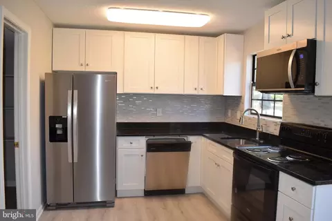 Kitchen - 791 Windsor Ct, Westminster, MD 21158 photo 4 of 4