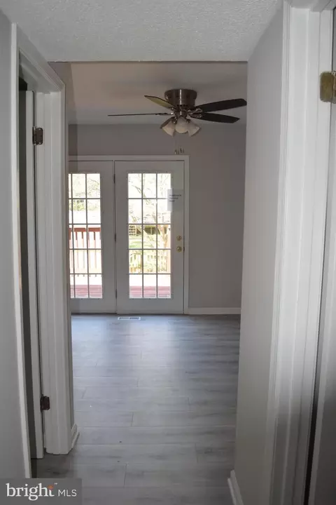 Entry Way - 791 Windsor Ct, Westminster, MD 21158 photo 8 of 10
