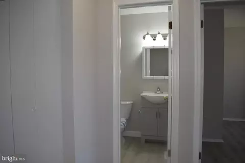 Entry Way - 791 Windsor Ct, Westminster, MD 21158 photo 7 of 10