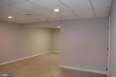 Living - 791 Windsor Ct, Westminster, MD 21158 photo 5 of 5