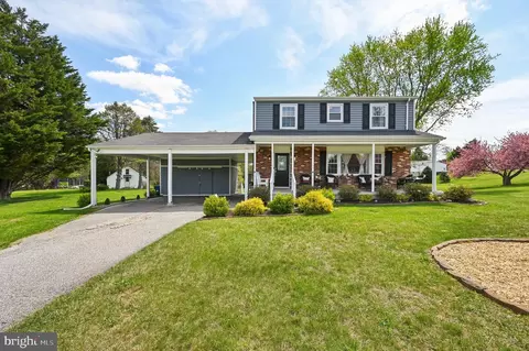 2017 Arabian Dr, Finksburg, MD 21048