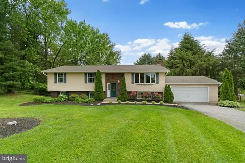 3403 Pine Cir N, Westminster, MD 21157