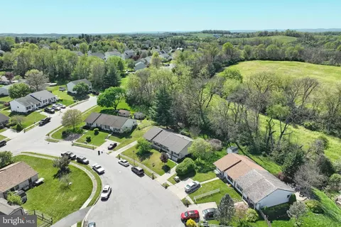 View/Area - 307 Wampler Ct, Westminster, MD 21158 photo 4 of 10