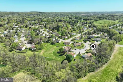 View/Area - 307 Wampler Ct, Westminster, MD 21158 photo 6 of 10