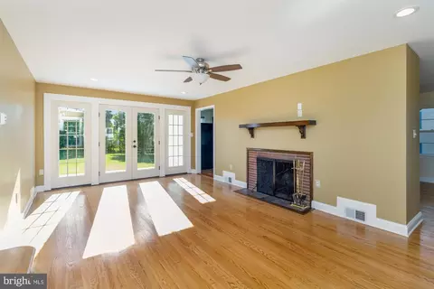 1307 Summit St, Hampstead, MD 21074 photo 3