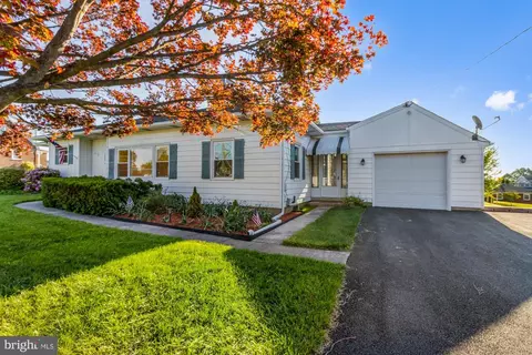 1307 Summit St, Hampstead, MD 21074 photo 2