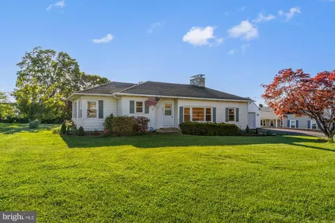 1307 Summit St, Hampstead, MD 21074