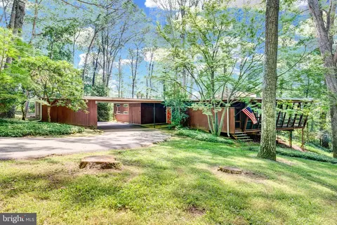 819 Hughes Shop Rd, Westminster, MD 21158