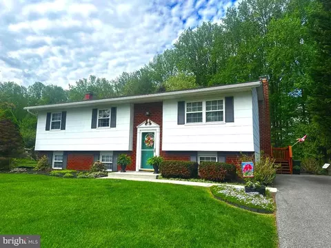 5808 Dale Dr, Eldersburg, MD 21784