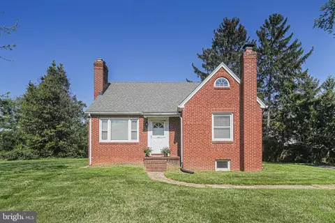 6226 Long Meadow Dr, Sykesville, MD 21784