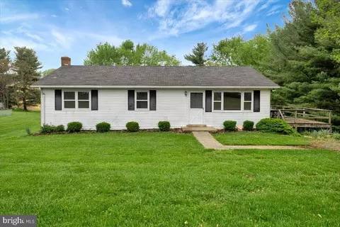 7207 Honeybush Dr, Mount Airy, MD 21771