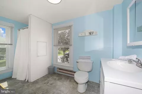 Bath - 317 Thomas St, Union Bridge, MD 21791 photo 2 of 3