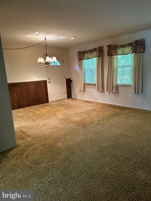 310 Bishop Ct, Westminster, MD 21157 photo 6