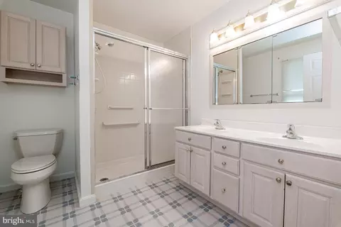 Bath - 2875 Pelham Ct, Hampstead, MD 21074 photo 4 of 4