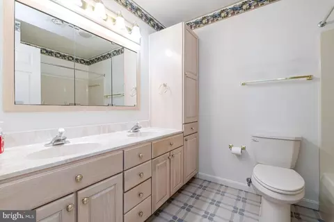 Bath - 2875 Pelham Ct, Hampstead, MD 21074 photo 3 of 4