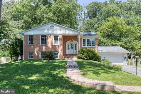 6205 Oak Hill Dr, Sykesville, MD 21784