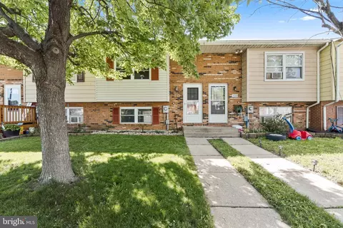 121 Carnival Dr, Taneytown, MD 21787
