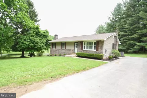 2511 Braddock Rd, Mount Airy, MD 21771 photo 2