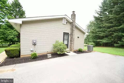 2511 Braddock Rd, Mount Airy, MD 21771 photo 3