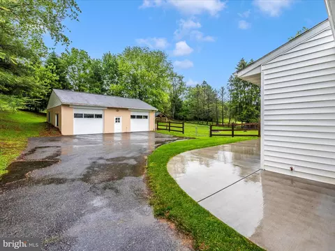 4106 Teklen Dr, Westminster, MD 21157 photo 3