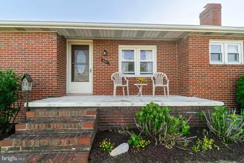 Exterior - 210 Hook Rd, Westminster, MD 21157 photo 4 of 9