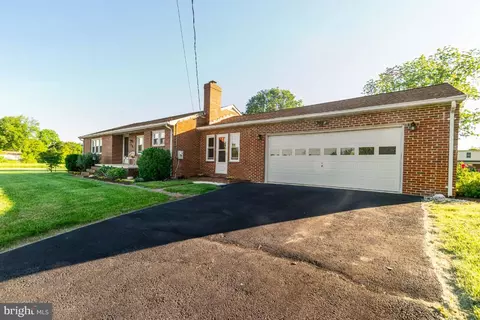 210 Hook Rd, Westminster, MD 21157