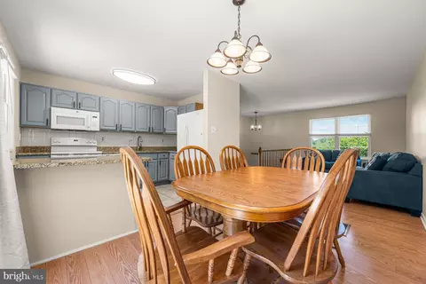 4285 Wolf Hill Dr, Hampstead, MD 21074 photo 8