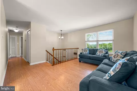 4285 Wolf Hill Dr, Hampstead, MD 21074 photo 5