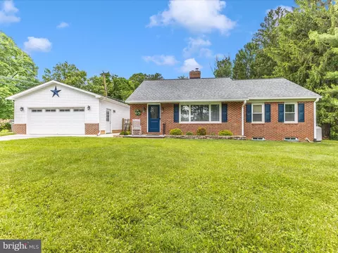 6516 Panorama Dr, Sykesville, MD 21784