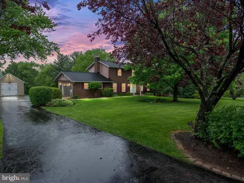 5702 French Ave, Sykesville, MD 21784