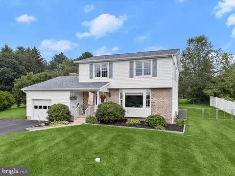 2419 Plainhurst Way, Reisterstown, MD 21136