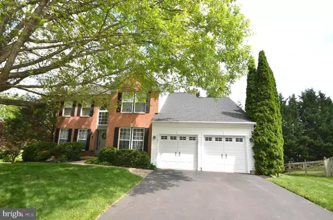6385 Hunters Crossing Ct, Eldersburg, MD 21784