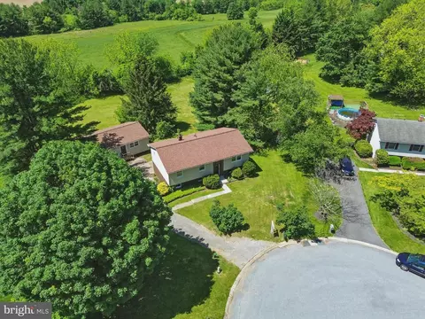 View/Area - 4202 Wolf Ct, Hampstead, MD 21074 photo 6 of 8