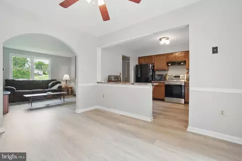 Entry Way - 4202 Wolf Ct, Hampstead, MD 21074 photo 1 of 10