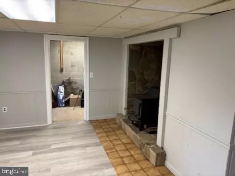 Entry Way - 4202 Wolf Ct, Hampstead, MD 21074 photo 9 of 10