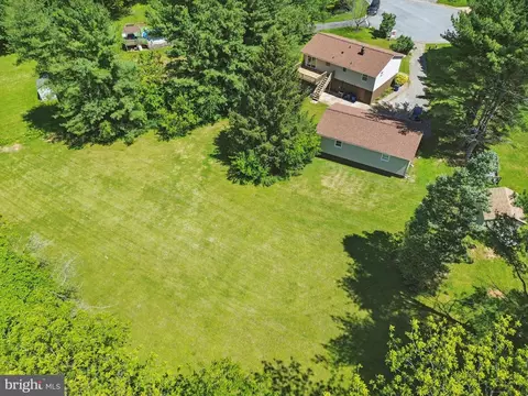 View/Area - 4202 Wolf Ct, Hampstead, MD 21074 photo 4 of 8