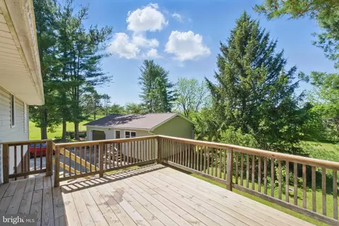 Exterior - 4202 Wolf Ct, Hampstead, MD 21074 photo 10 of 10