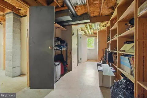 Entry Way - 4202 Wolf Ct, Hampstead, MD 21074 photo 5 of 10