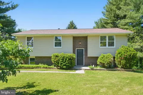 Exterior - 4202 Wolf Ct, Hampstead, MD 21074 photo 2 of 10
