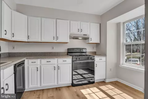4660 Marksman Ct, Hampstead, MD 21074 photo 5