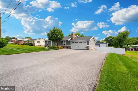 6421 Church St, Sykesville, MD 21784